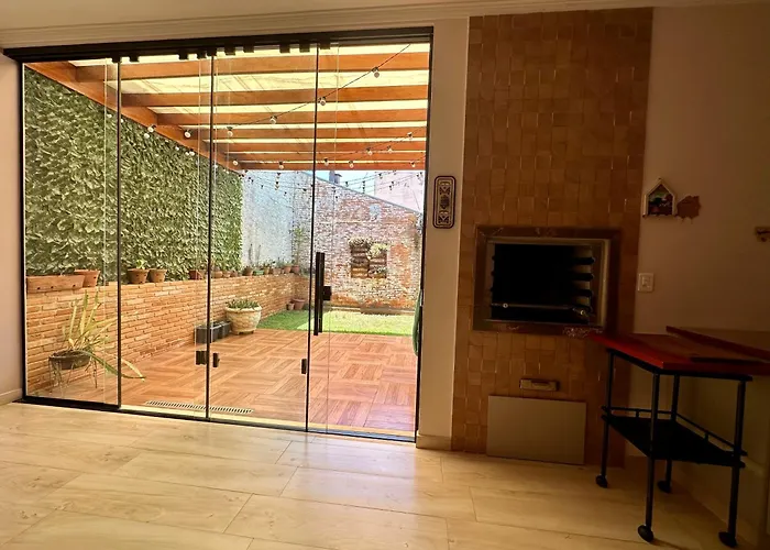 Casa Com Area Gourmet E Banheira