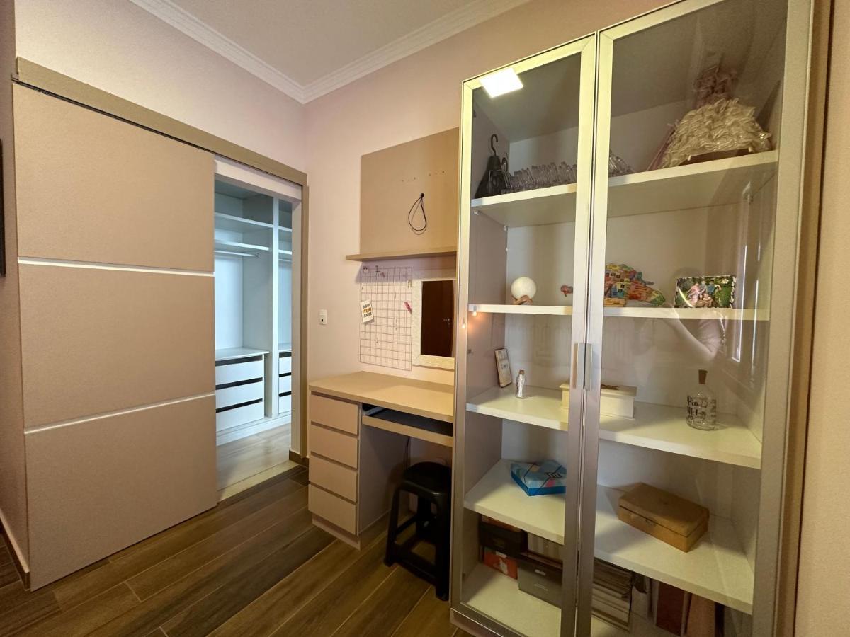 Casa Com Area Gourmet E Banheira *